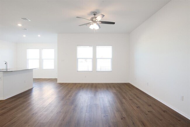 Building Photo - 124 Juniper Springs Rd