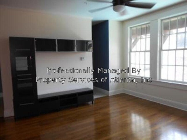 Building Photo - 943 N Ormewood Park Dr SE