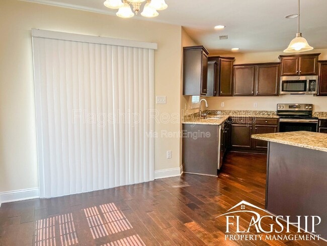 Building Photo - 118 Quail Hollow Dr