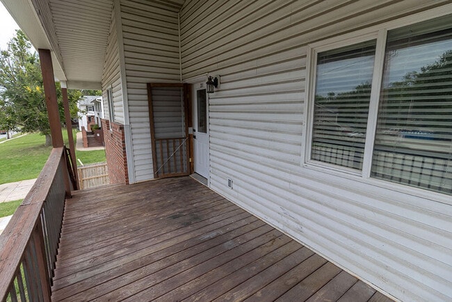 Building Photo - 1409 Paris Rd