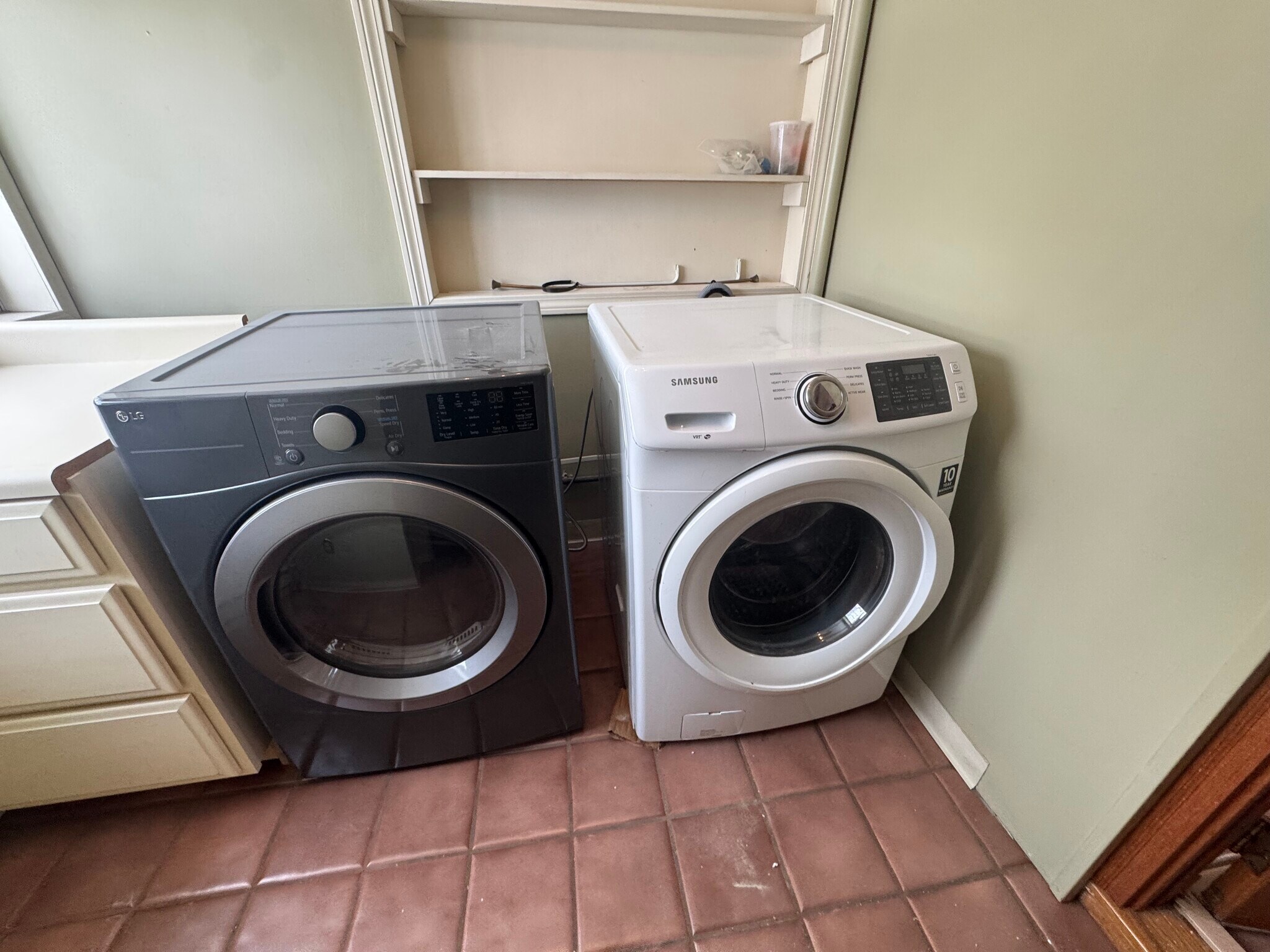 Building Photo - 11 Linwood Ave