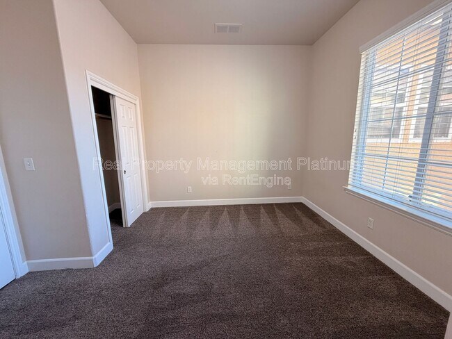 Building Photo - 5801 W Chennault Ave