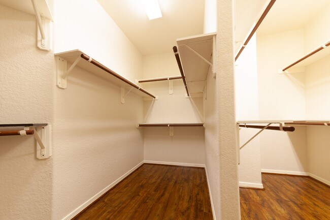 Building Photo - 3206 Holly Thicket Dr