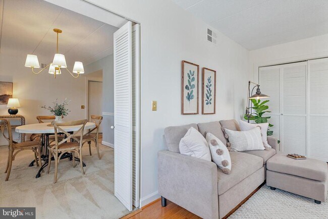 Building Photo - 100 Severn Ave