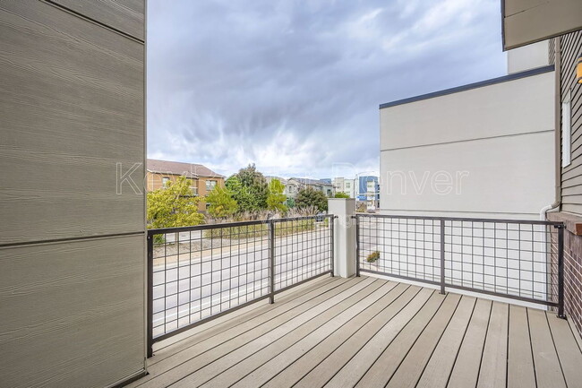 Building Photo - 11258 Uptown Ave