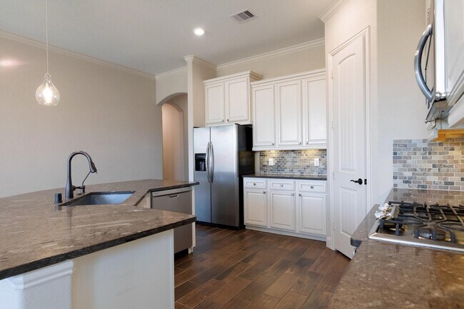 Building Photo - 28006 Laurel Garden Ln