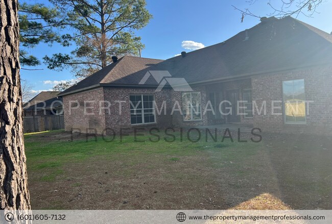 Building Photo - 116 Cedar Green Dr