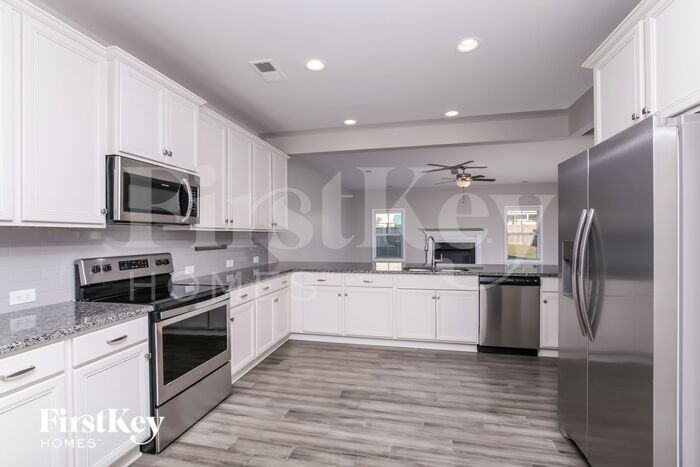 Building Photo - 499 Royal Oak Ln