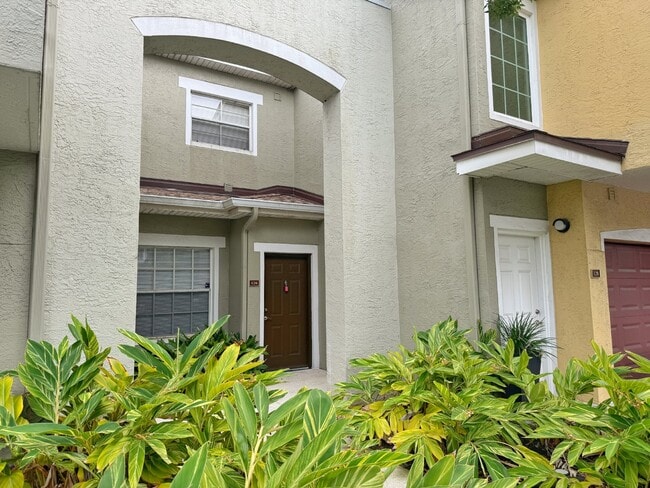 Building Photo - Las Palmas, one-bedroom first floor condo with garage!