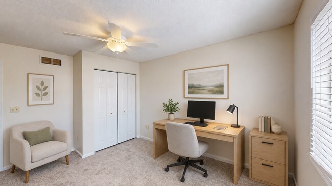 Building Photo - 3905 Marigold Dr
