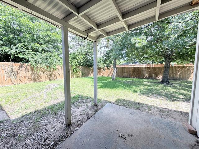 Building Photo - 706 Jamestown Dr