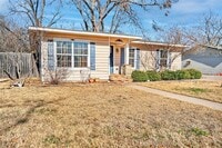 Building Photo - 316 W Rucker St