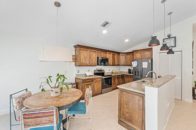 Building Photo - 6755 NW 75th Pl