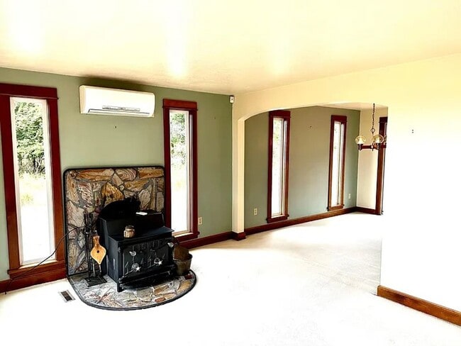 Building Photo - Chinook, WA 3 Bedroom 2 Bath Home with Vie...