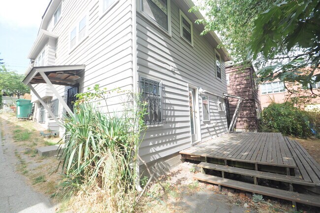 Building Photo - 5028 9th Ave NE