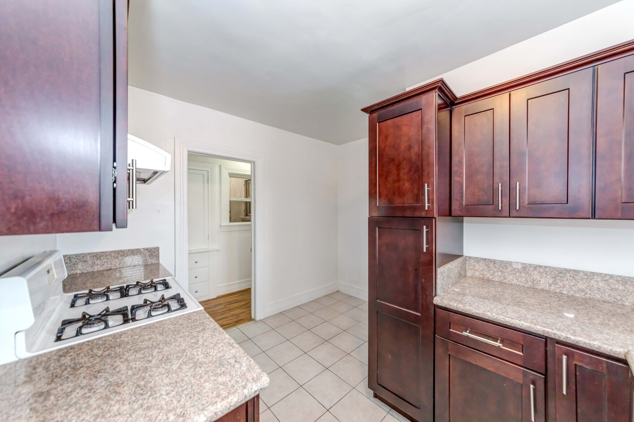 Building Photo - 1308 S Van Ness Ave