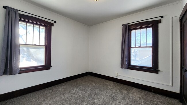 Building Photo - 1316 3rd Ave N