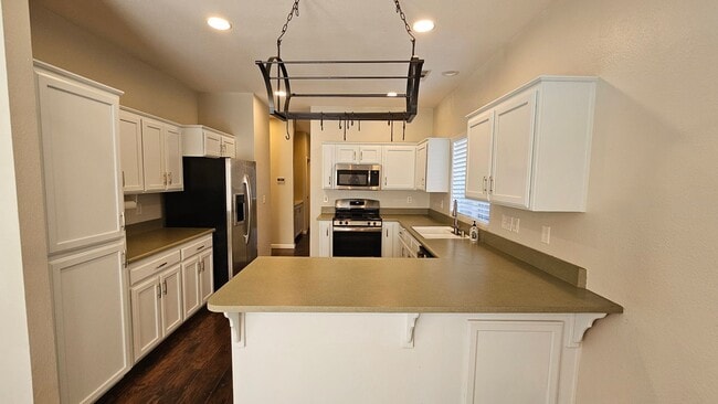 Building Photo - Kingsburg House for Rent