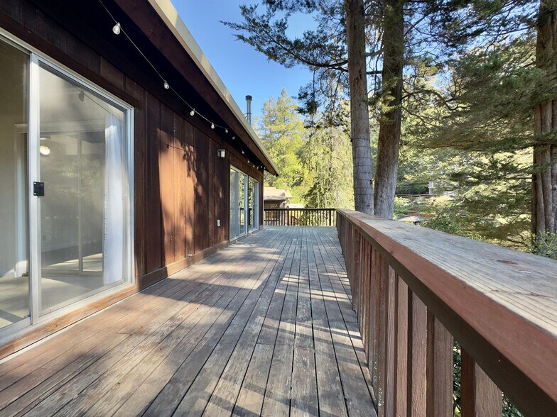 Building Photo - 6583 Valley View Rd