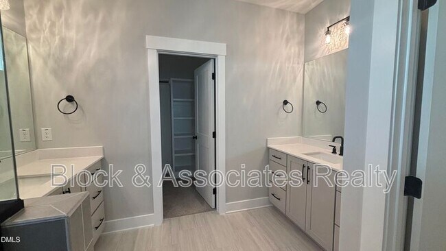 Building Photo - 200 E Moore St