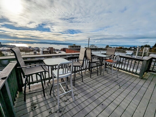 Rooftop Deck - The Q