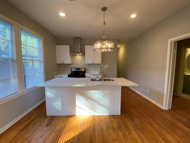 Building Photo - 6523 Avenue C