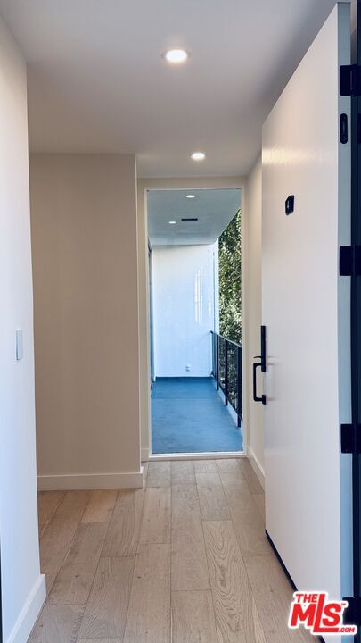 Building Photo - 414 N Palm Dr