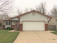 Building Photo - Maize Schools - 3 bedroom home