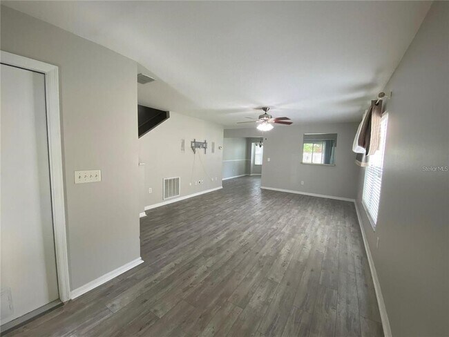 Building Photo - 5619 Tanagergrove Way