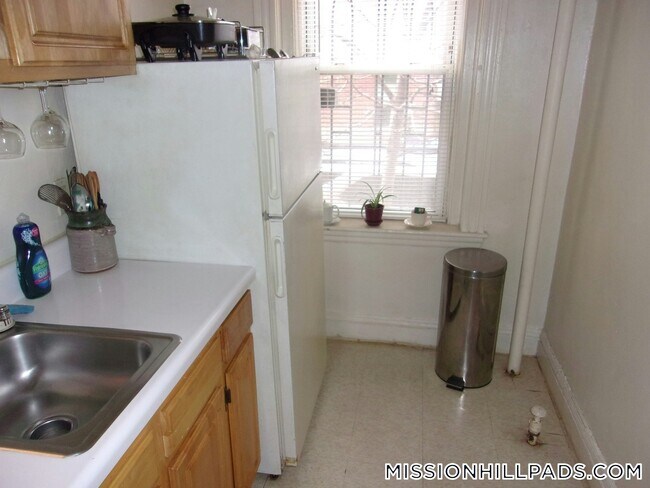 Building Photo - 49 Worthington St