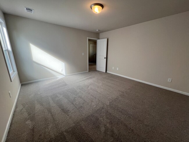 Building Photo - 828 Justify Lp