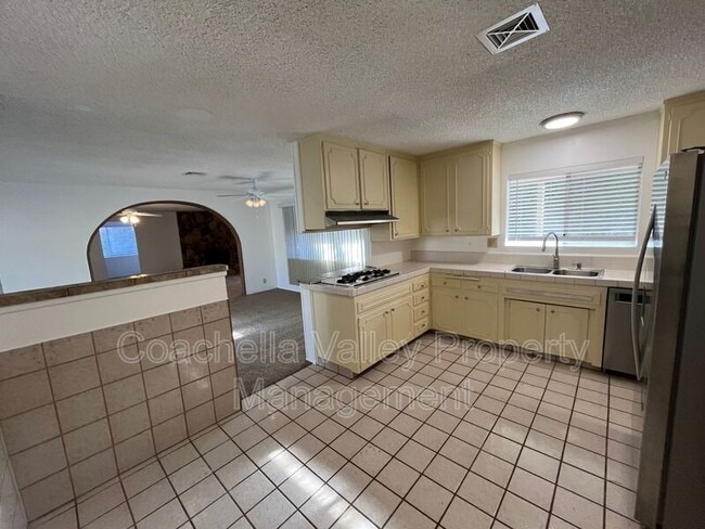 Building Photo - 1545 Inca Cir