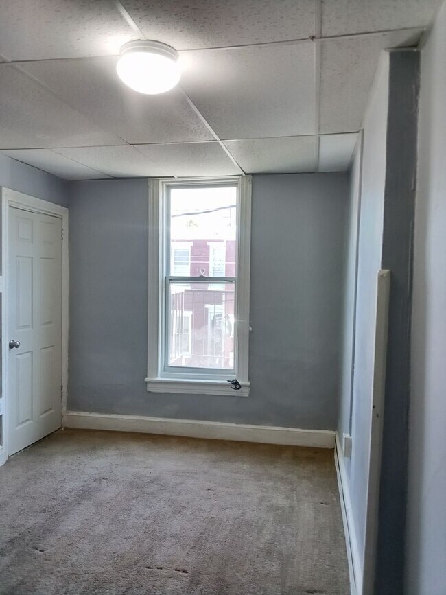 Building Photo - 1023 Greenwich St