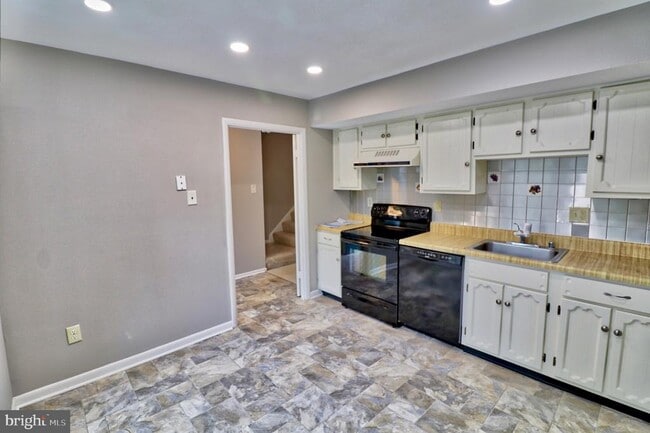 Building Photo - 449 Colonial Ridge Ln