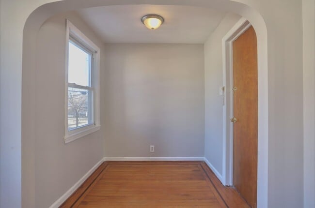 Building Photo - 125 Laidlaw Ave