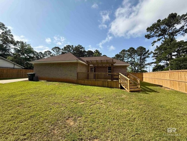 Building Photo - 6877 Park Dr