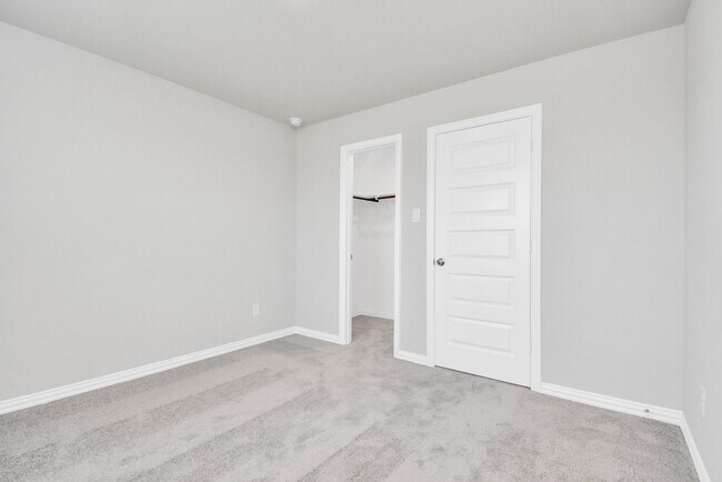 Building Photo - 27011 Bahia Grove Dr