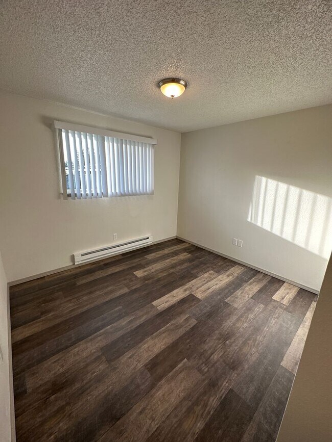 Building Photo - 10402 107th Ave SW