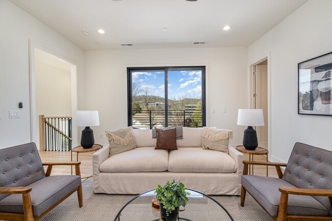 Building Photo - 721 Old Hickory Blvd