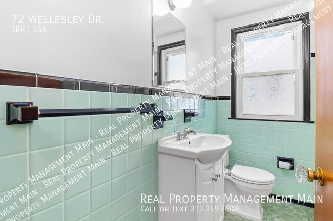 Building Photo - 72 Wellesley Dr