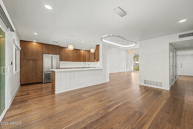 Building Photo - 3736 E Montecito Ave