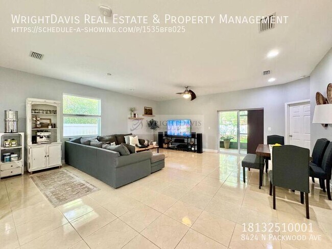 Building Photo - 8424 N Packwood Ave