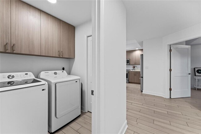 Building Photo - 125 Island Way