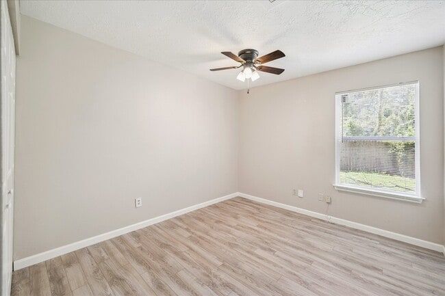 Building Photo - 1308 E Red Cedar Cir