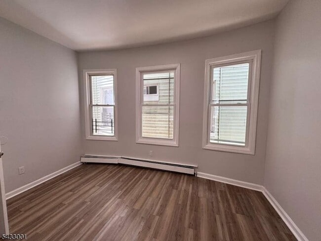 Building Photo - 142 Johnson Ave