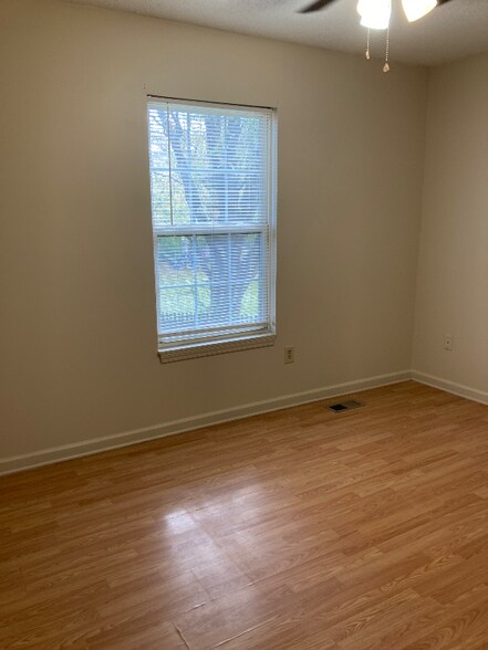 Building Photo - 1709 Daytona Ct