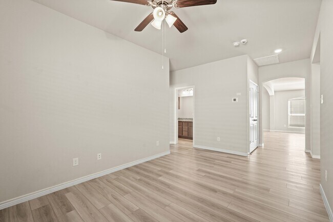 Building Photo - 1164 Kennesaw Dr