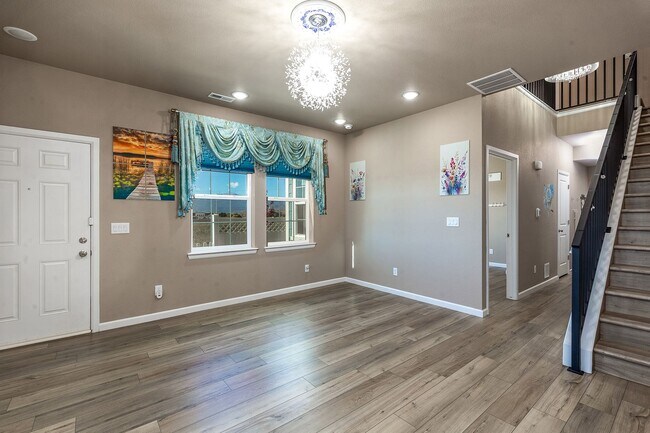 Building Photo - Townhouse For Rent - Wolf Ranch
