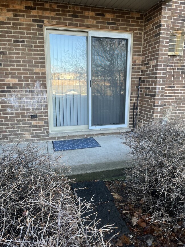 Building Photo - 2423 N Kennicott Dr