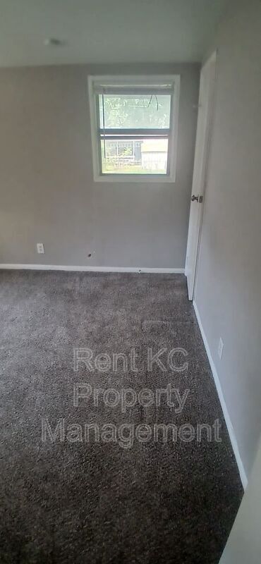 Building Photo - 412 N Cochise Dr